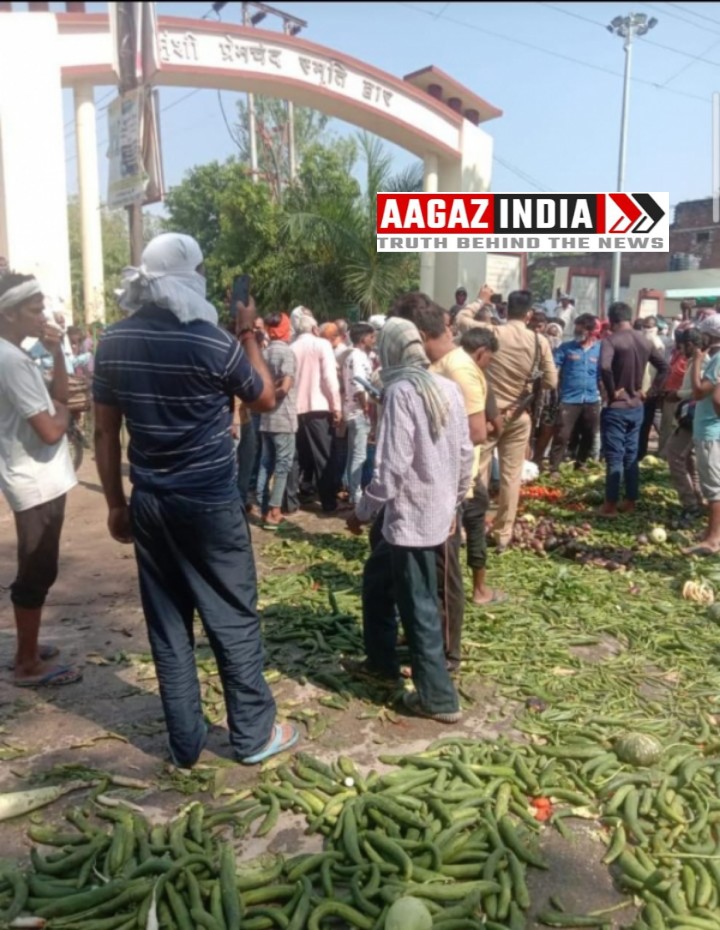 नये सब्जीमण्डी की समयसारणी से नाराज ,सब्जी व्यापारियों ने सब्ज़ी फेकर जताया अपना विरोध
, varanasi news in hindi, वाराणसी न्यूज़