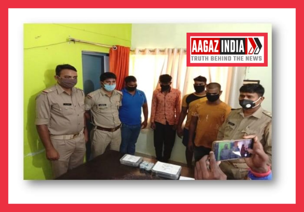 4 शातीर चेन स्नैचर को,सारनाथ व शिवपुर पुलिस ने गिरफ़्तार किया
, varanasi news in hindi, वाराणसी न्यूज़