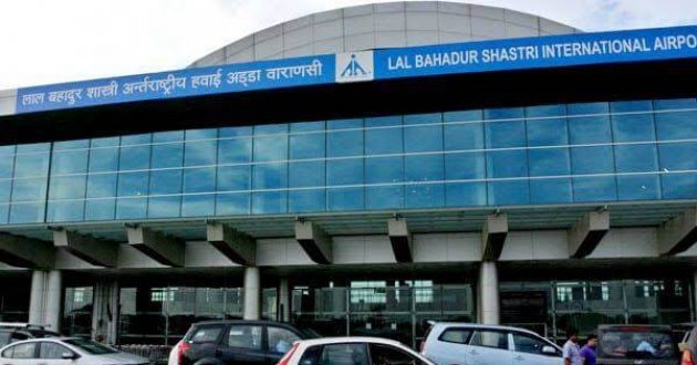 वाराणसी : पिस्टल के 07 कारतूस के साथ बाबतपुर एयरपोर्ट पर सुरक्षाकर्मीयों ने एक यात्री को पकड़ा, varanasi news in hindi, वाराणसी न्यूज़